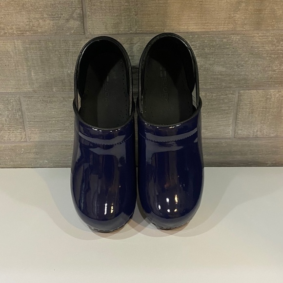 BJORK PRO ELSA-NWOB -Patent Leather Clogs-Navy Blue- Women's EU‎ 37-US 6.5 - Picture 3 of 12